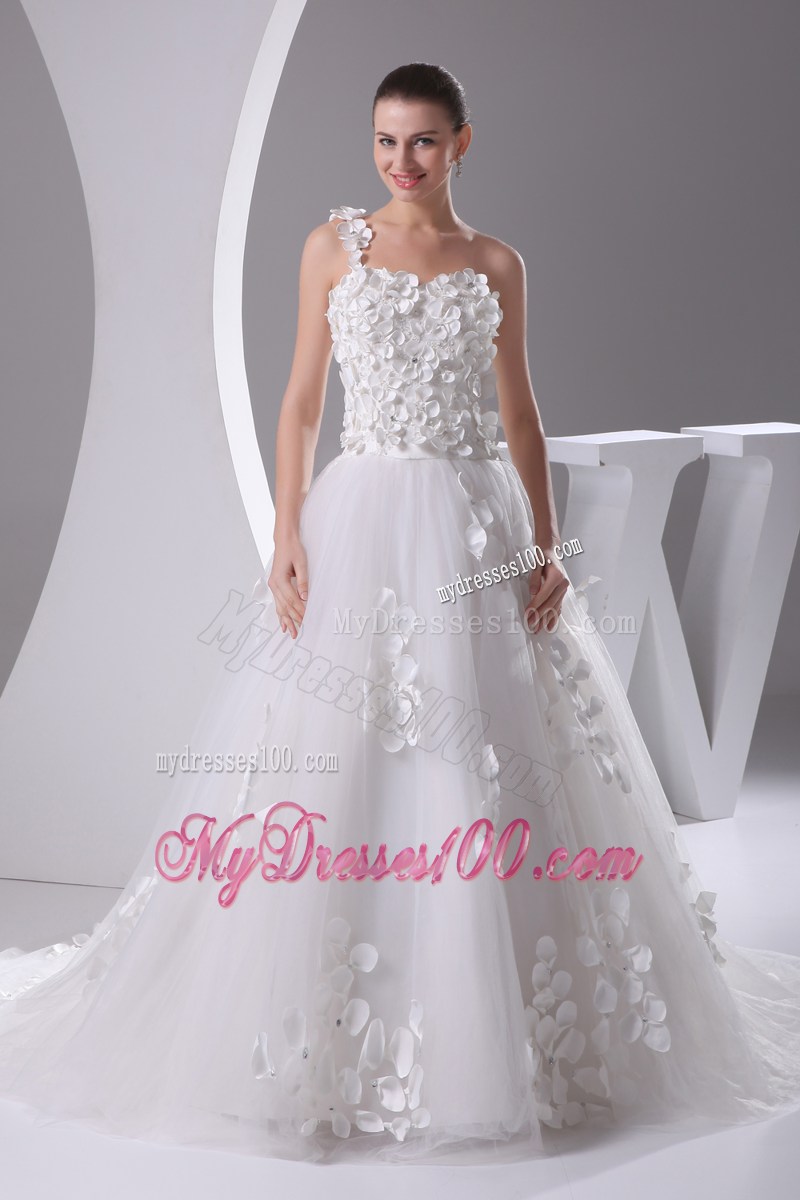 One Shoulder Small Hand Made Flowers Wedding Bridal Gowns with Court Train