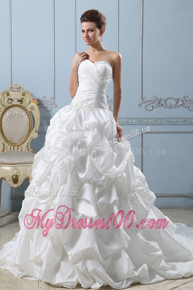Ruching and Pick-ups Decorated Lace-up Back Bridal Dresses with Chapel Train