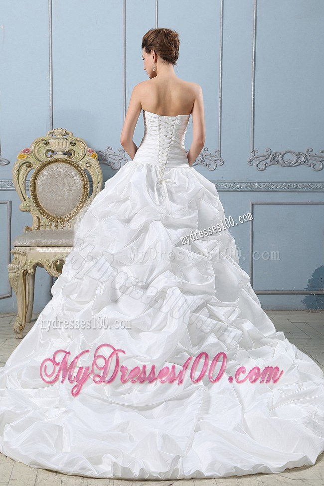Ruching and Pick-ups Decorated Lace-up Back Bridal Dresses with Chapel Train