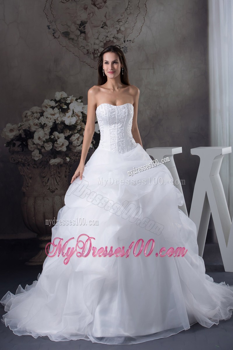 Beaded Bodice Puffy Pick-ups Court Train Zipper-up Back Wedding Gowns