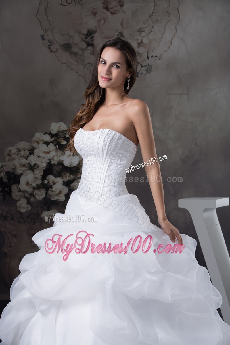Beaded Bodice Puffy Pick-ups Court Train Zipper-up Back Wedding Gowns