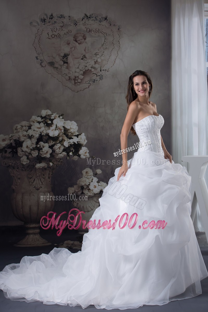 Beaded Bodice Puffy Pick-ups Court Train Zipper-up Back Wedding Gowns