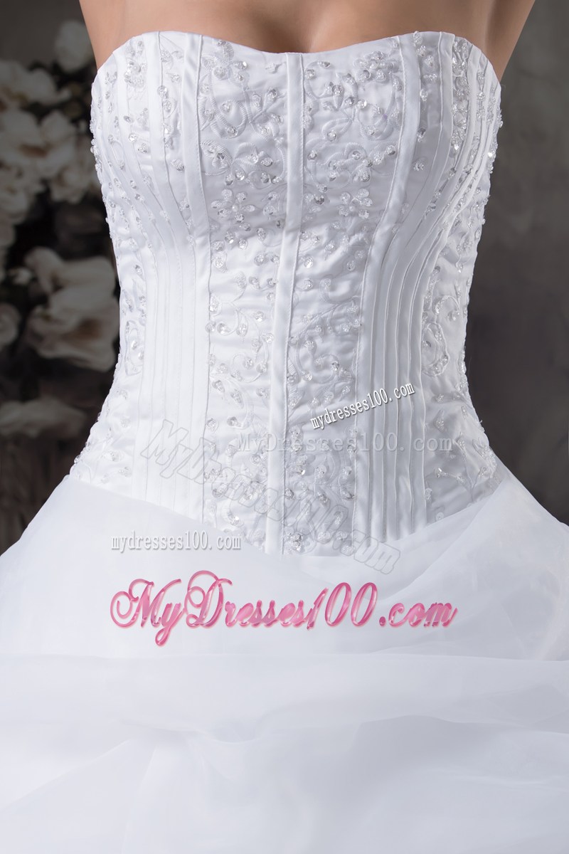 Beaded Bodice Puffy Pick-ups Court Train Zipper-up Back Wedding Gowns