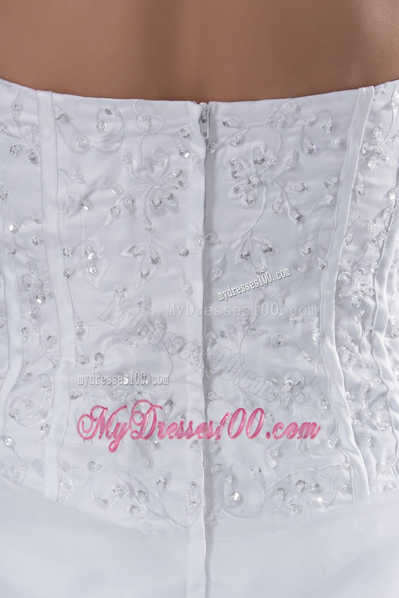 Beaded Bodice Puffy Pick-ups Court Train Zipper-up Back Wedding Gowns