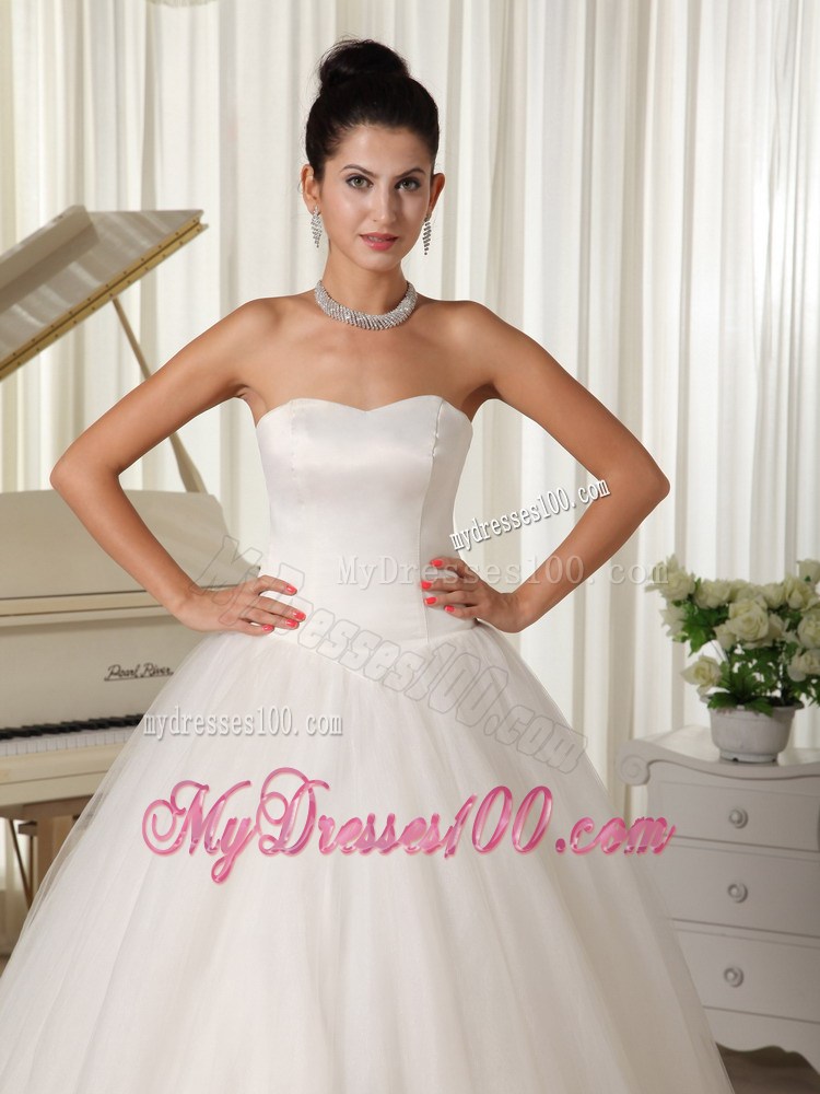 Simple Style Sweetheart Strapless White Wedding Gown Lace-up Back