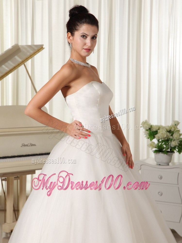 Simple Style Sweetheart Strapless White Wedding Gown Lace-up Back