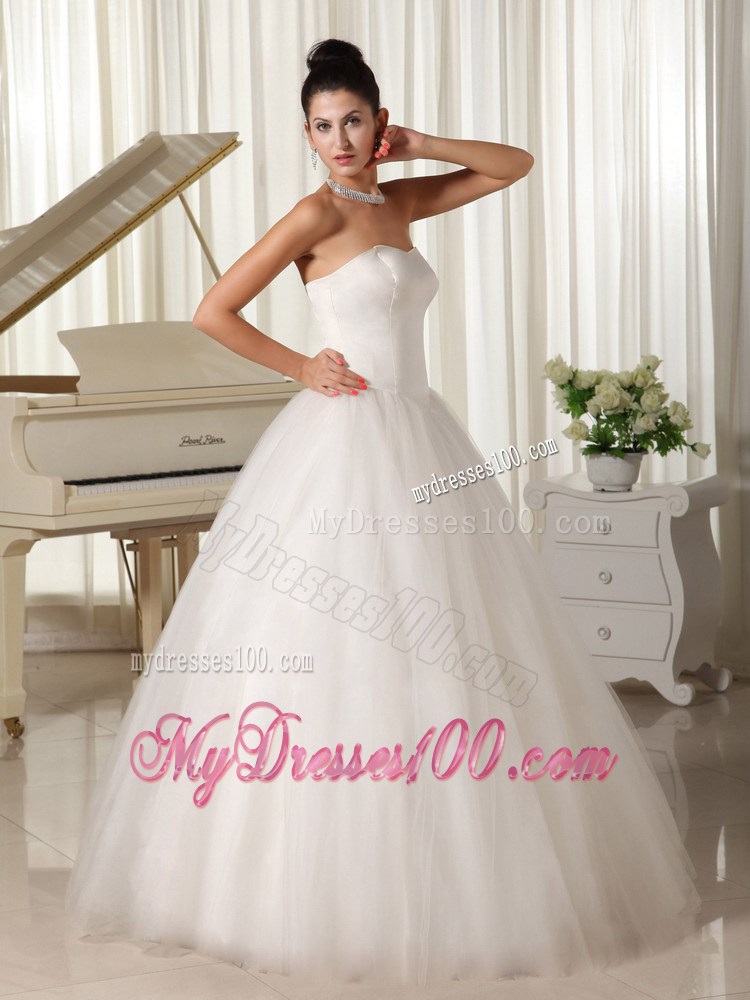Simple Style Sweetheart Strapless White Wedding Gown Lace-up Back