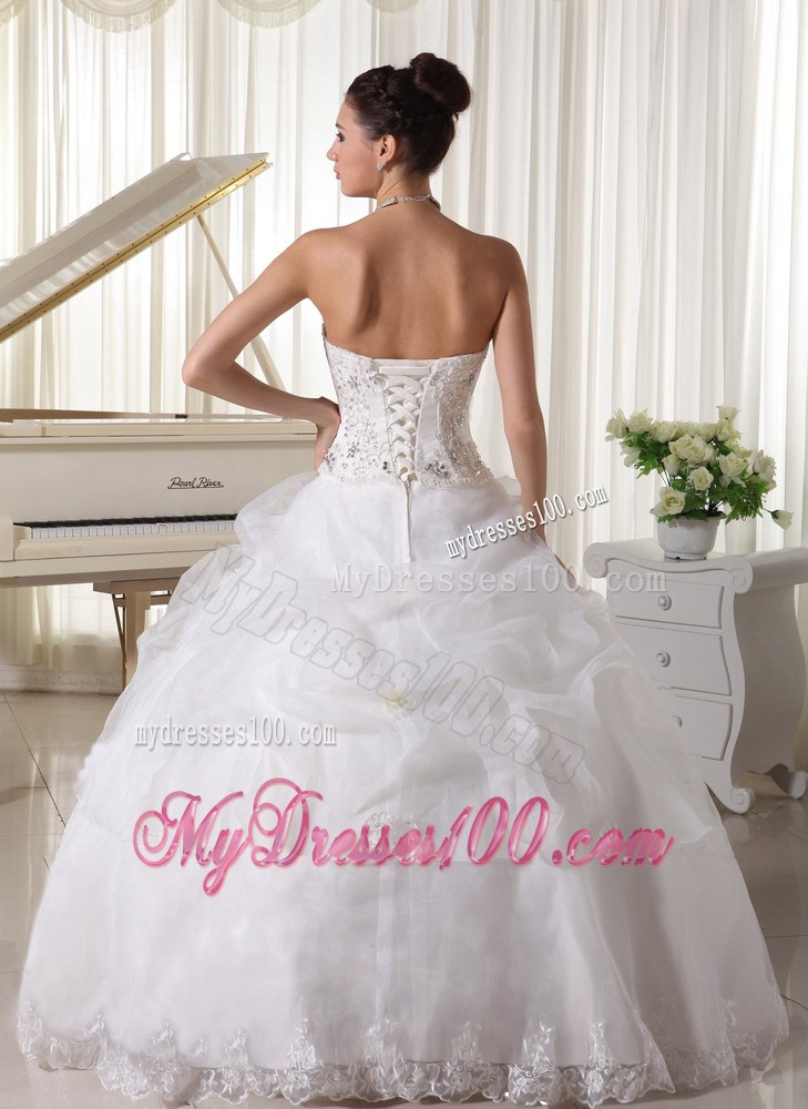 Beading and Pick-ups Decorate on Floor-length Organza Wedding Gown