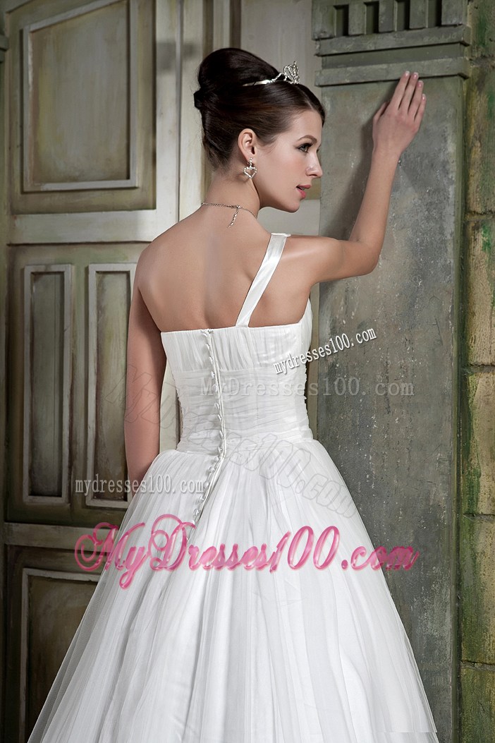 Single Shoulder Ruching Brush Train Wedding Dress Unique From The Feathers