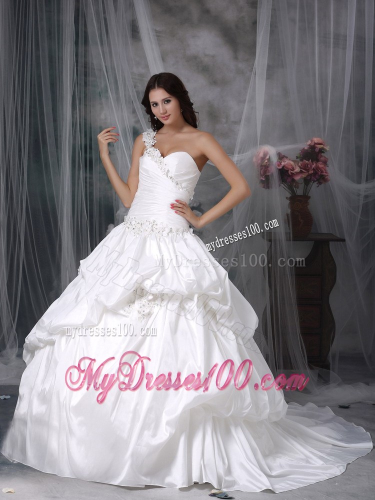 Appliques and Pick-ups Accent Wedding Dresses with one Shoulder