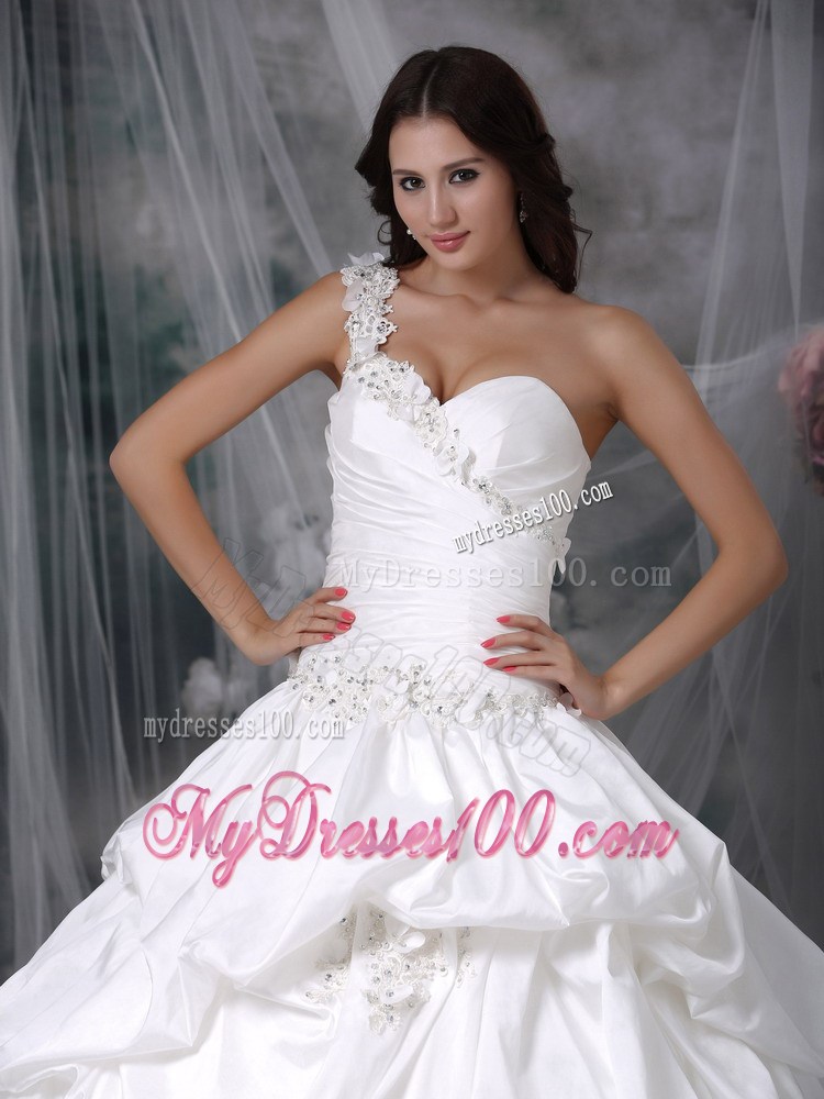 Appliques and Pick-ups Accent Wedding Dresses with one Shoulder