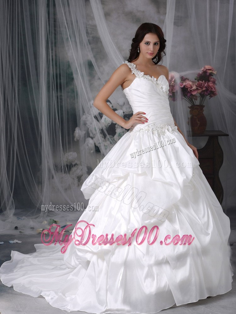 Appliques and Pick-ups Accent Wedding Dresses with one Shoulder