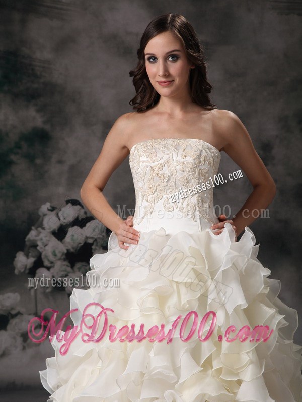 Charming Chapel Train Appliqued Wedding Dresses with Ruffles and Flowers