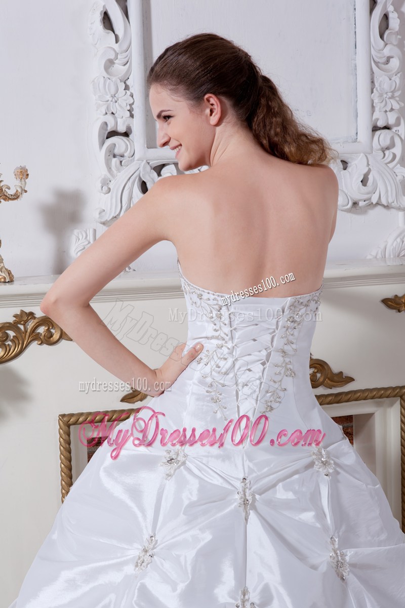 Court Train Embroidery Pick-ups Wedding Dress of A-line Style