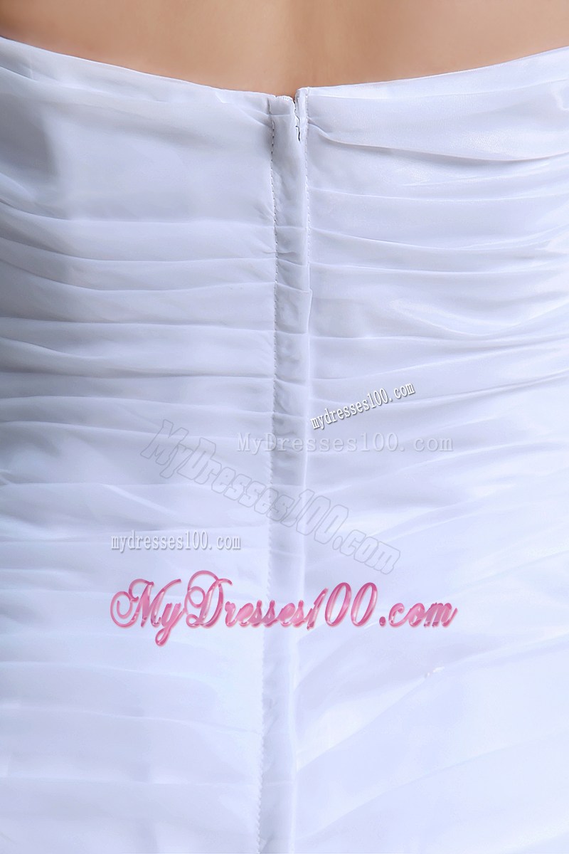 Pick-ups Ruching and Hand Made Flower Decorated Wedding Gowns with Brush Train
