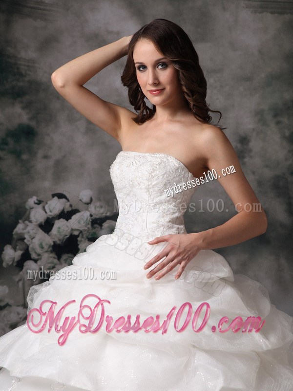 Popular Strapless Lace Hem White Wedding Gown Tiers of Ruffles