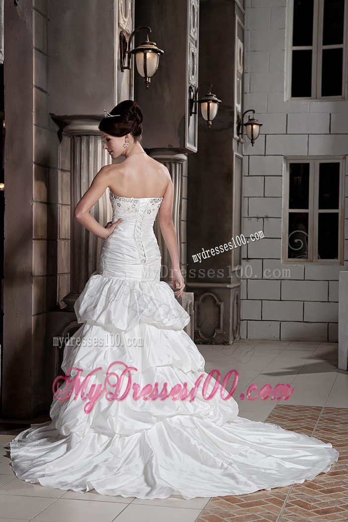 Pick-ups Ruching and Diamonds Decorated Bridal Dresses with Brush Train