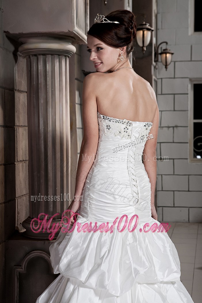 Pick-ups Ruching and Diamonds Decorated Bridal Dresses with Brush Train