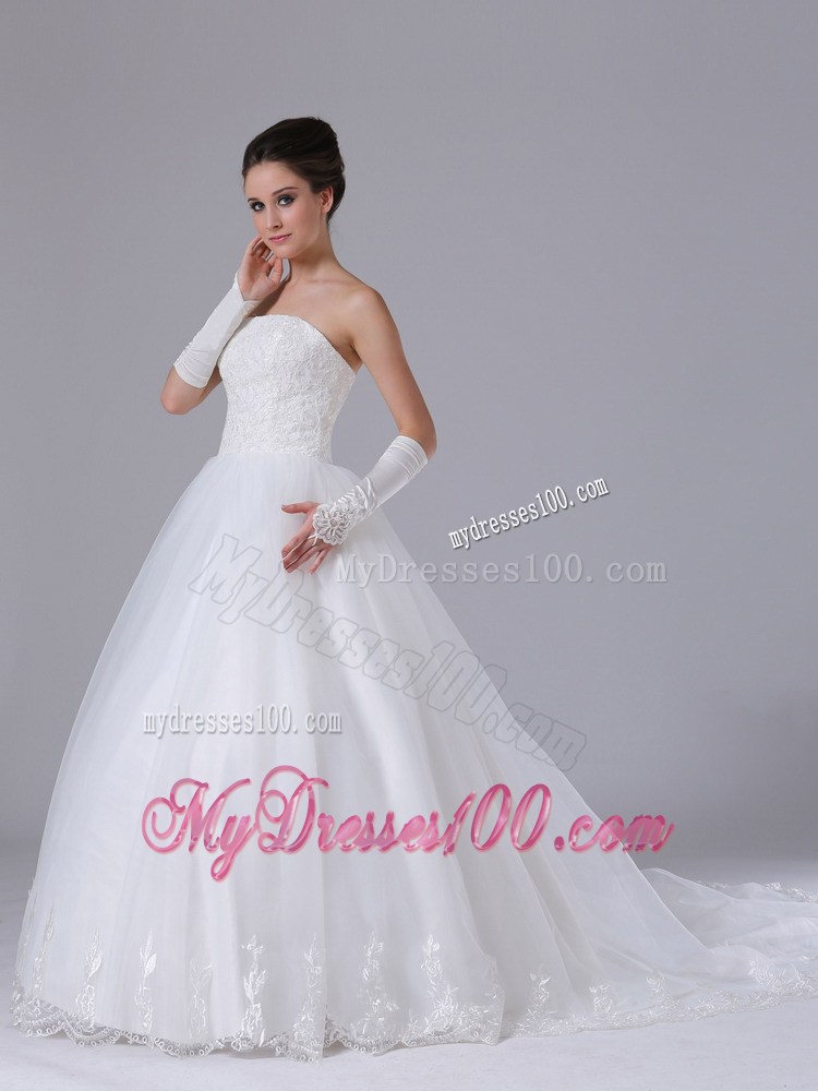 Strapless Appliques Decorated Bridal Dress with Lace Edge and Court Train