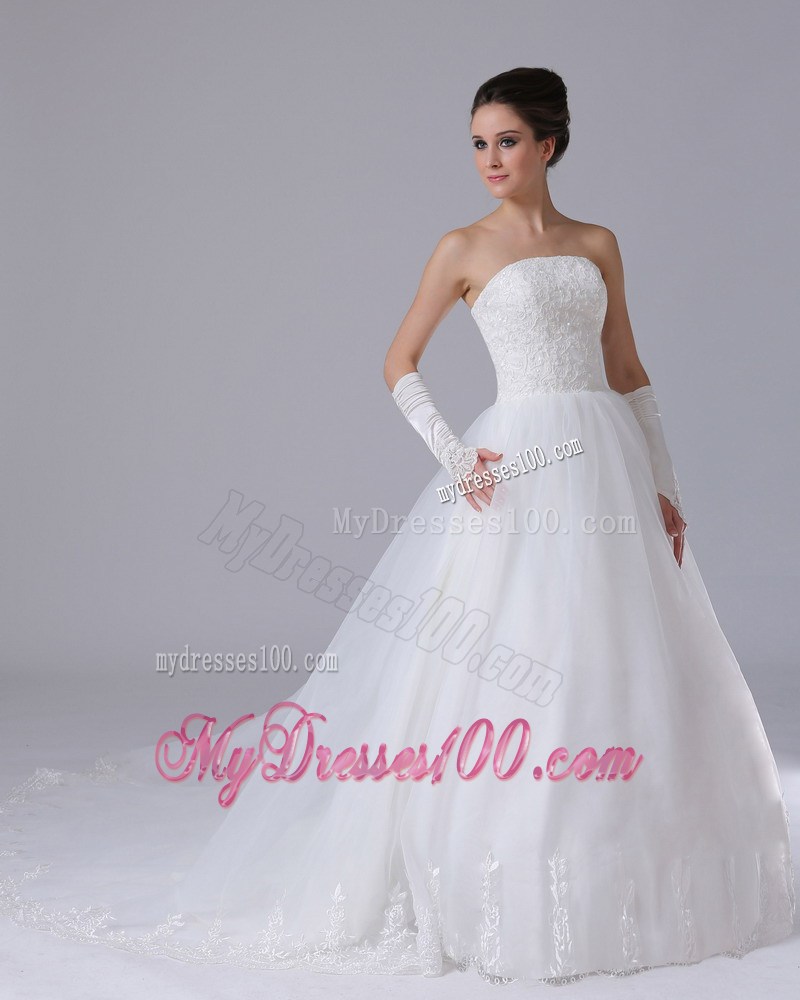 Strapless Appliques Decorated Bridal Dress with Lace Edge and Court Train