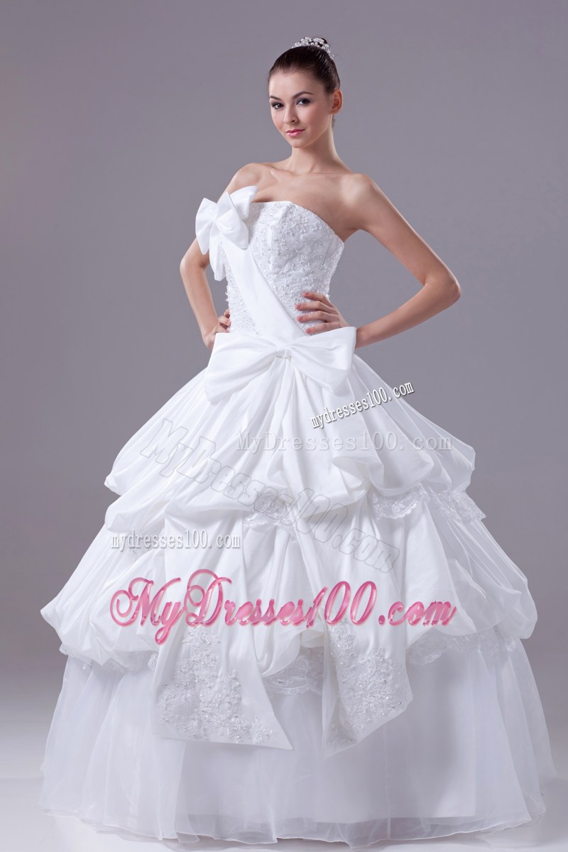 Beading and Bowknot Decorated Lace Flowers Bridal Dresses with Pick-ups