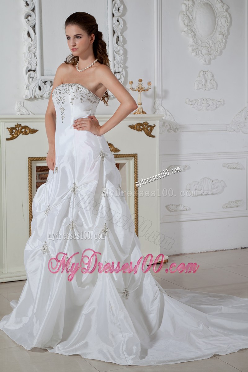 Beaded Appliques and Pick-ups Decorate Court Train Wedding Dress