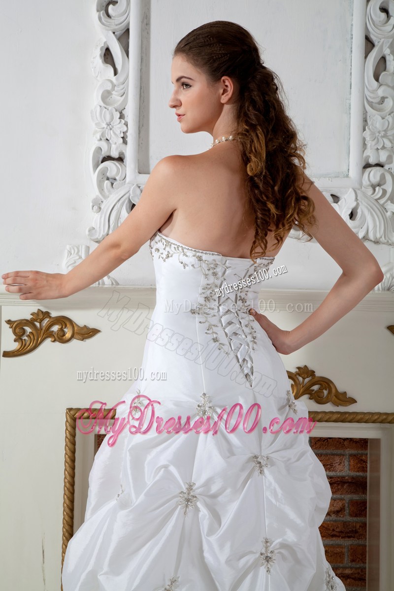 Beaded Appliques and Pick-ups Decorate Court Train Wedding Dress