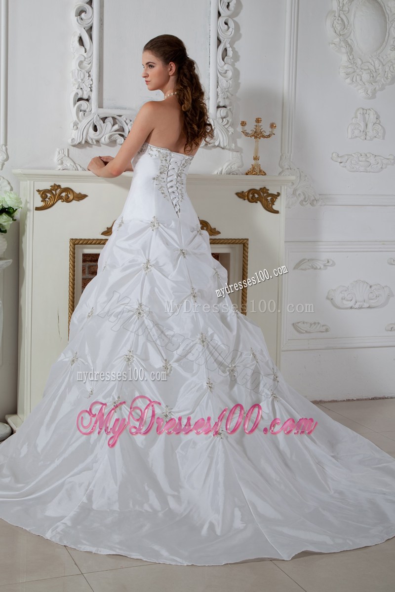 Beaded Appliques and Pick-ups Decorate Court Train Wedding Dress