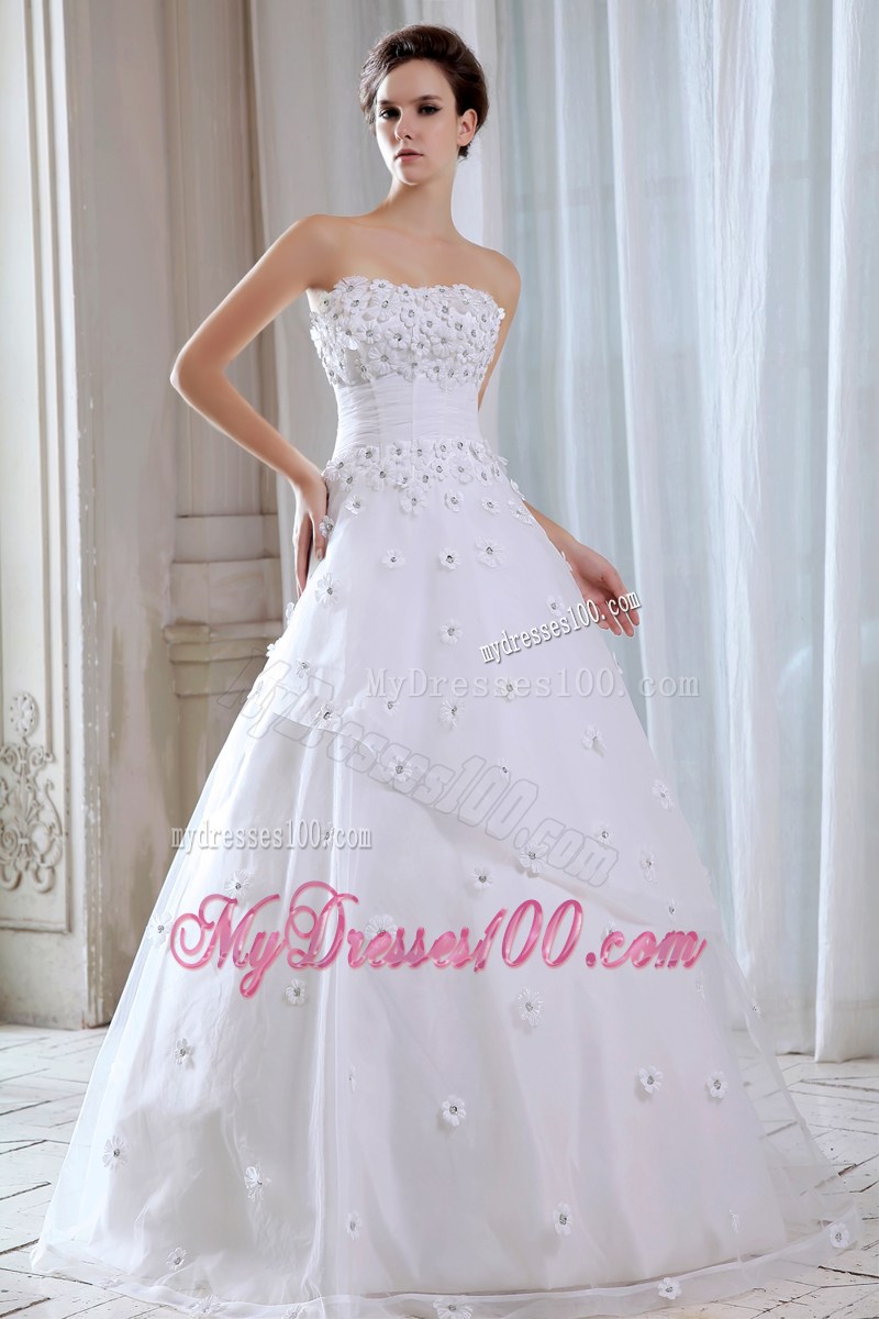 Ruching Floor-length Wedding Dress Decorated with Small Beaded Flowers