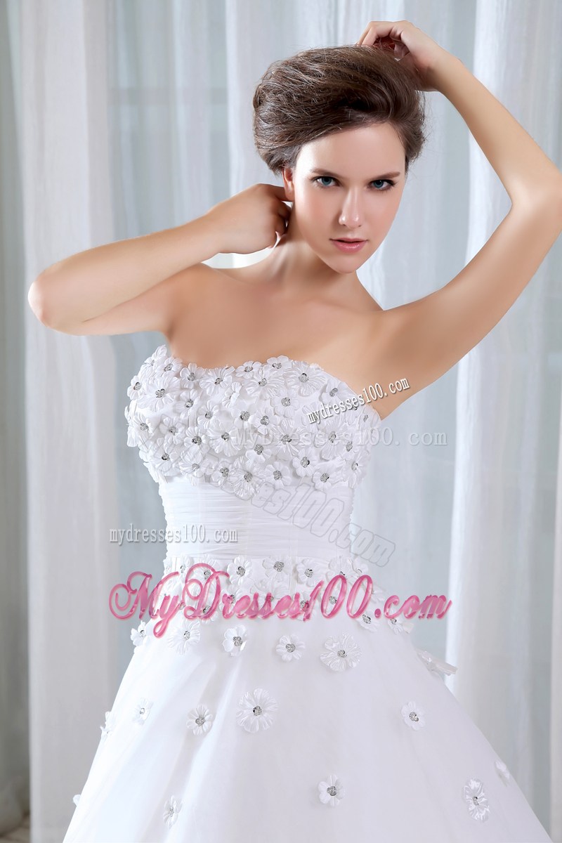 Ruching Floor-length Wedding Dress Decorated with Small Beaded Flowers