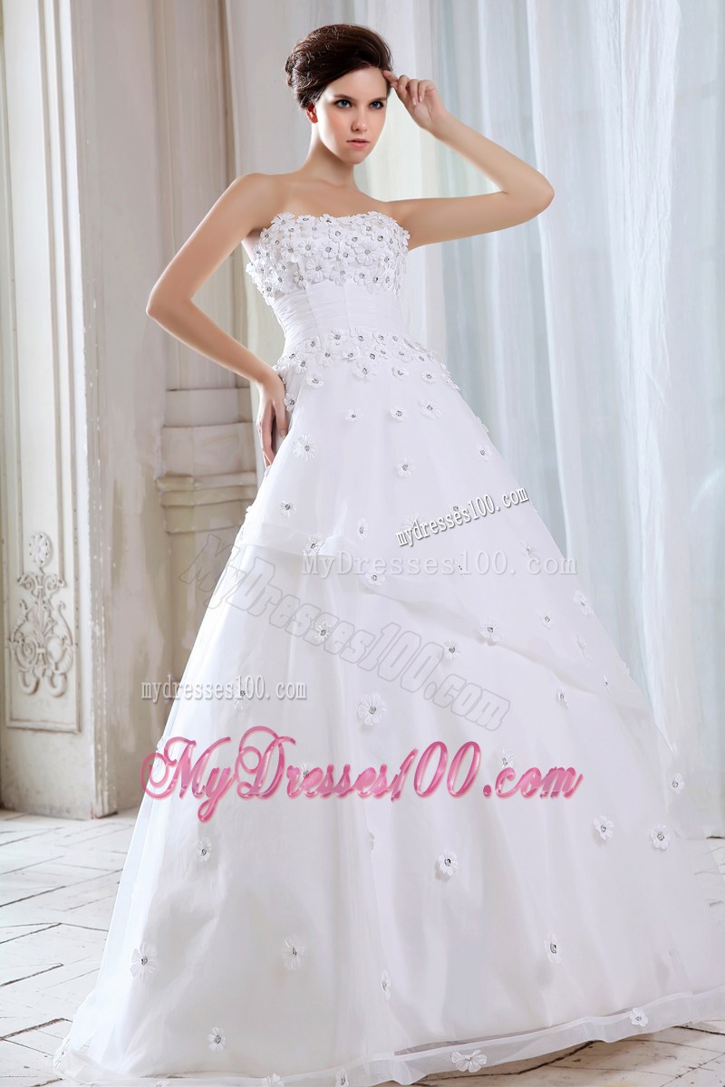Ruching Floor-length Wedding Dress Decorated with Small Beaded Flowers
