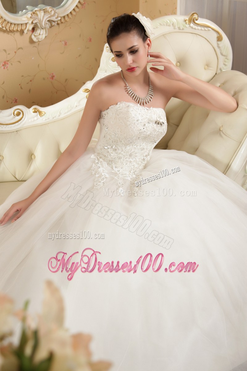 Diamonds and Appliques Decorated Wedding Dress with Big Puffy Skirt