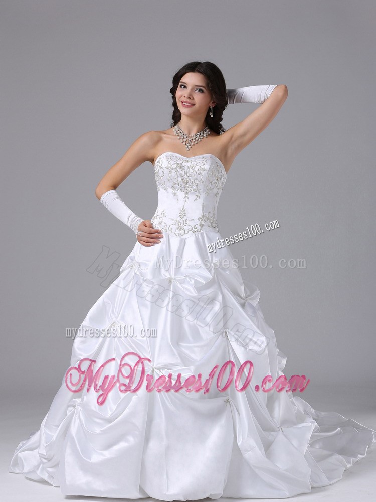 Appliques and Pick-ups Accent Brush Train Sweetheart Bridal Gown