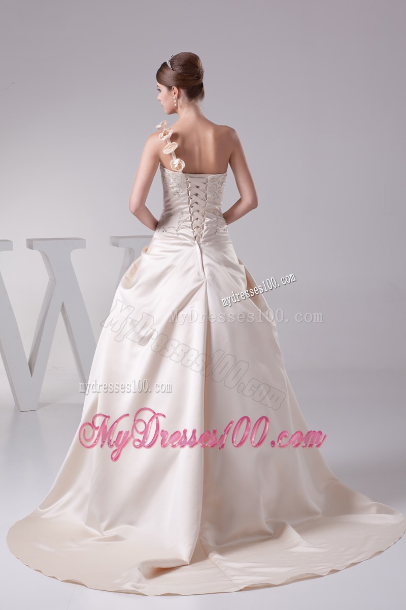 Hand Made Flowers One Shoulder Wedding Gowns in Champagne with Lace Edge