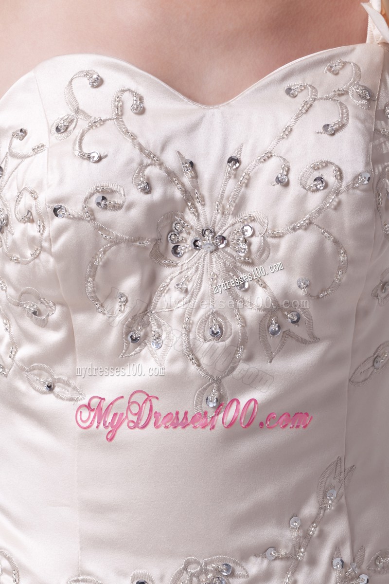 Hand Made Flowers One Shoulder Wedding Gowns in Champagne with Lace Edge