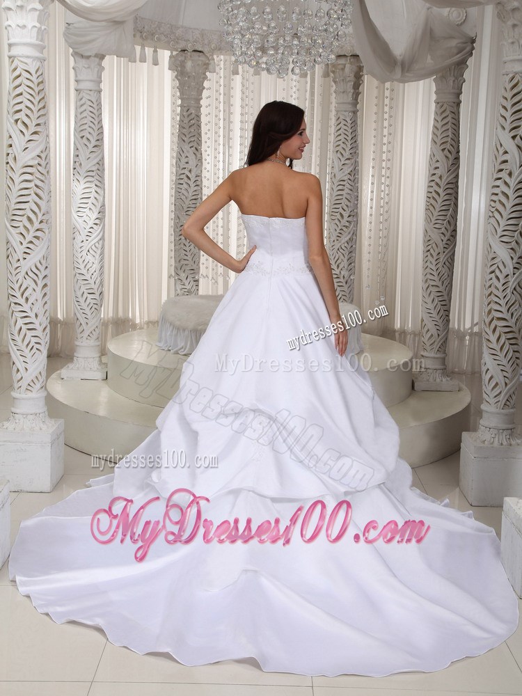 White Taffeta A-line Court Train Wedding Dresses with Appliques