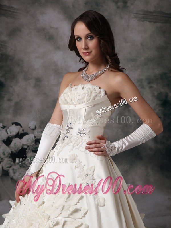 Big Floral Appliques Beaded White Wedding Gown Zipper-up Back