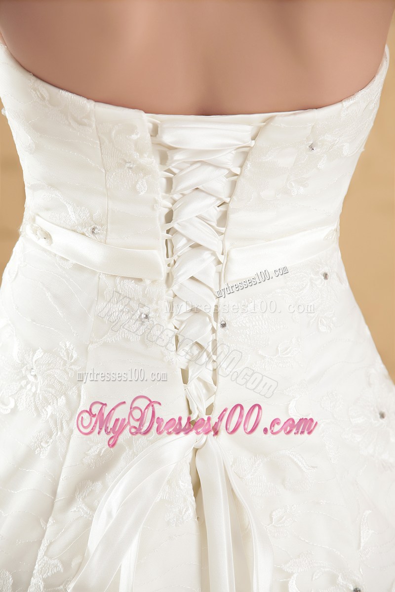 Appliques and Jewelries Decorated Wedding Dresses with Lace Flowers