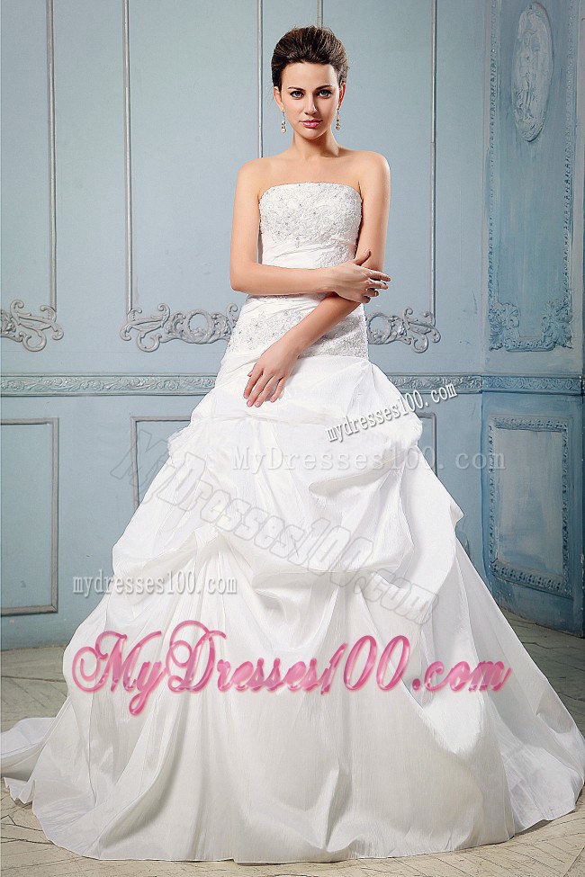 Diamonds and Pick-ups Decorated Bodice Bridal Dresses with Court Train