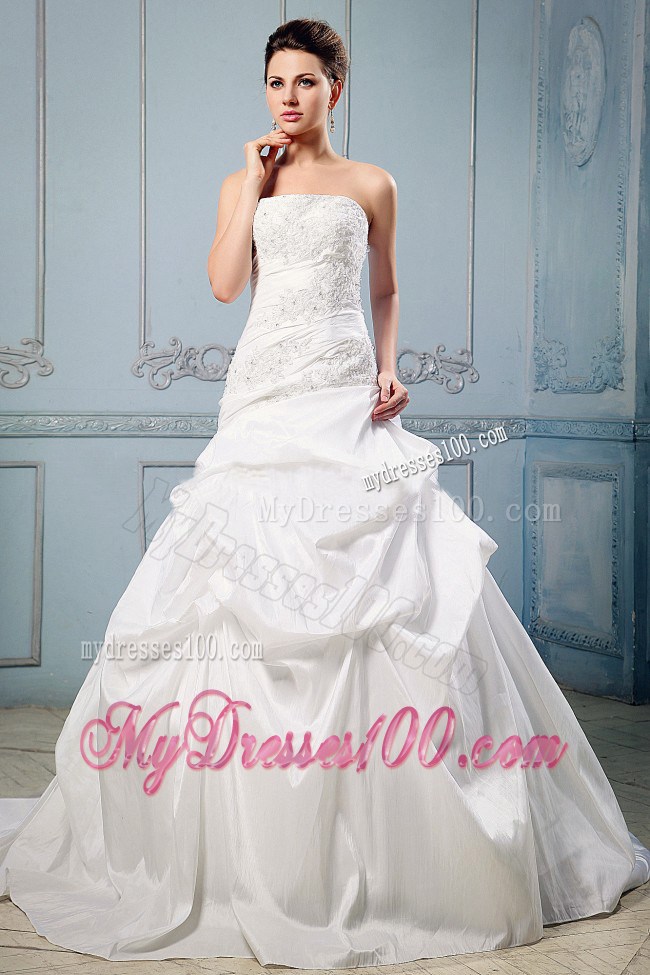 Diamonds and Pick-ups Decorated Bodice Bridal Dresses with Court Train