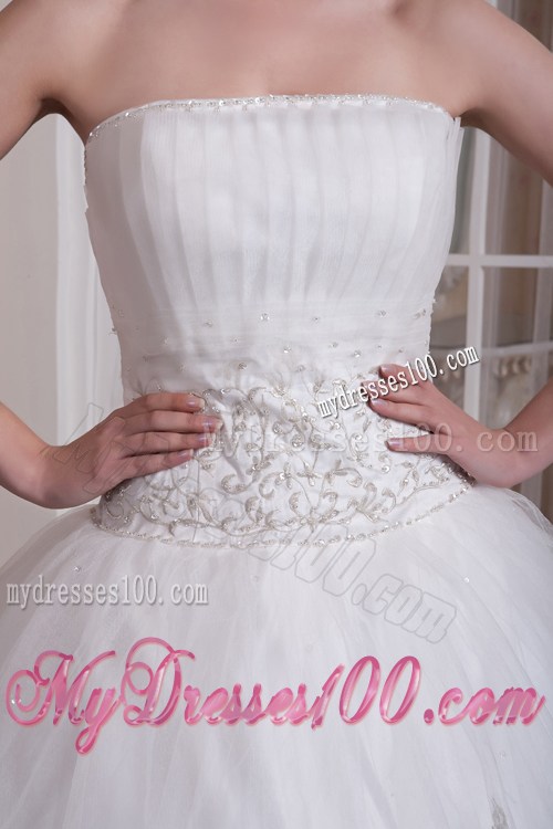Ruching Wedding Bridal Gown with Brush Train and Beaded Appliques Waist