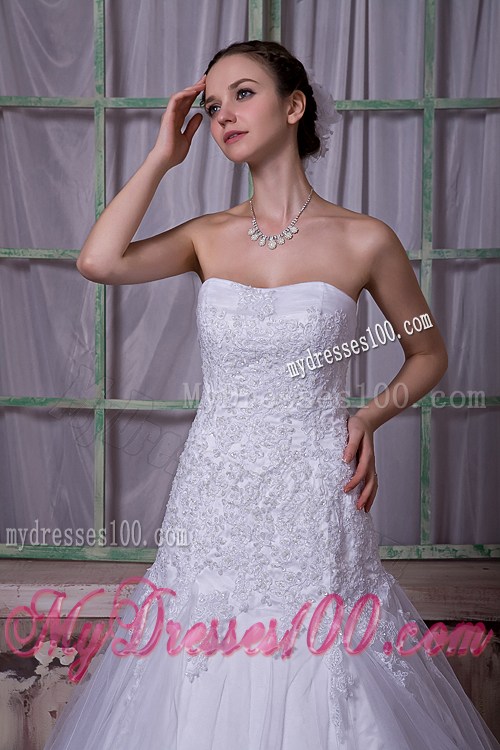 Pretty Appliques with Beadings Decorated Tulle Brush Train Dress for Wedding