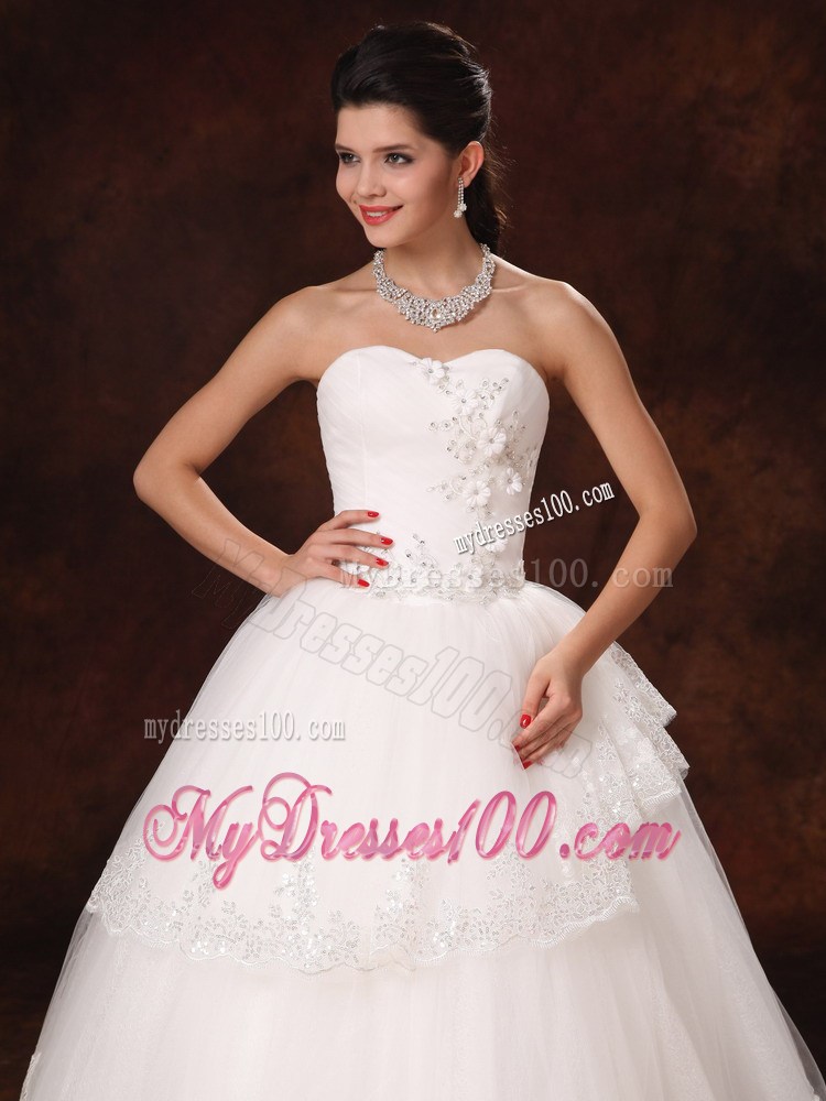 Sweetheart New Style Layers Ball Gown Wedding Dress with Appliques