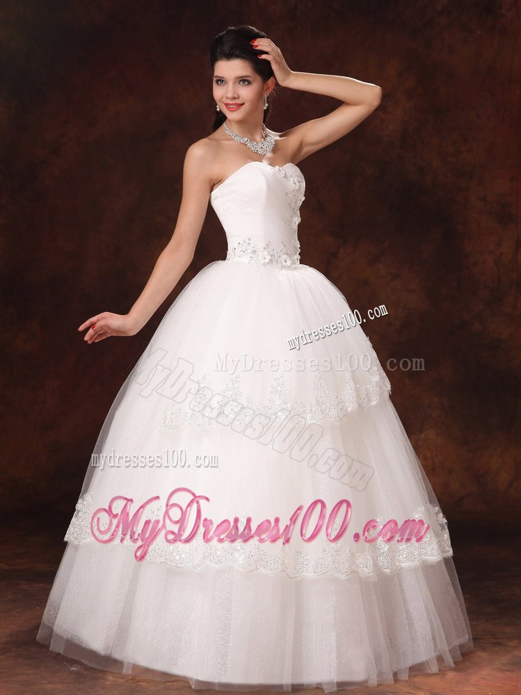 Sweetheart New Style Layers Ball Gown Wedding Dress with Appliques