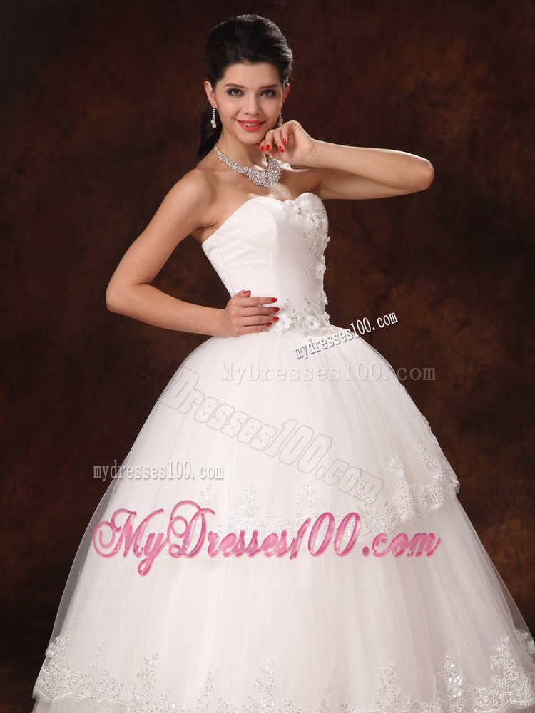 Sweetheart New Style Layers Ball Gown Wedding Dress with Appliques