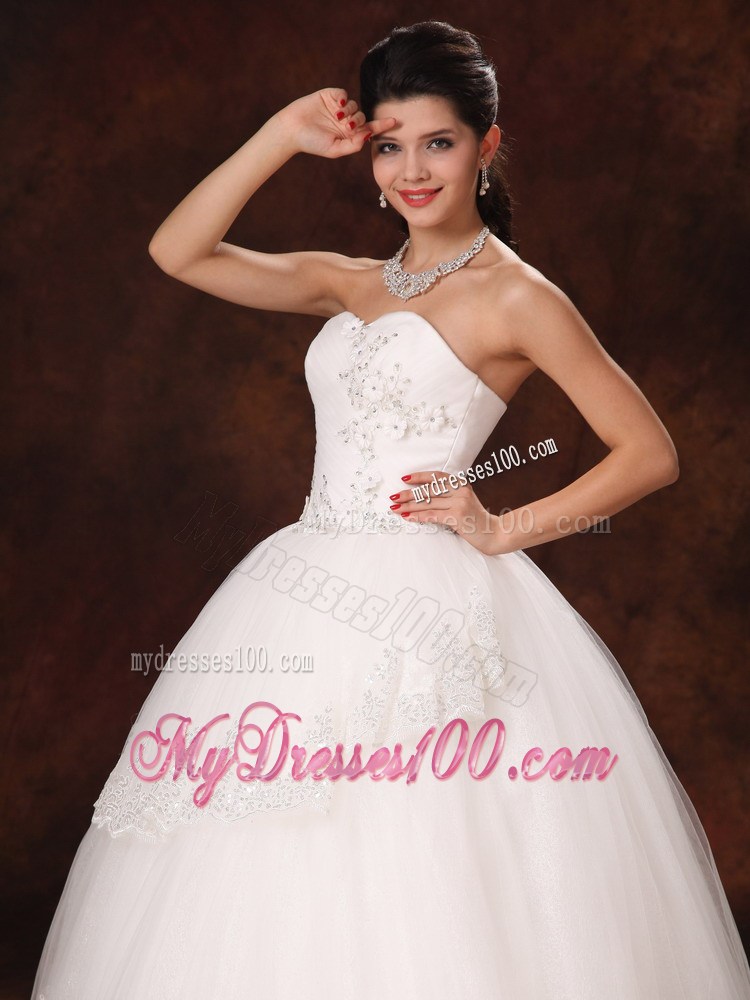 Sweetheart New Style Layers Ball Gown Wedding Dress with Appliques
