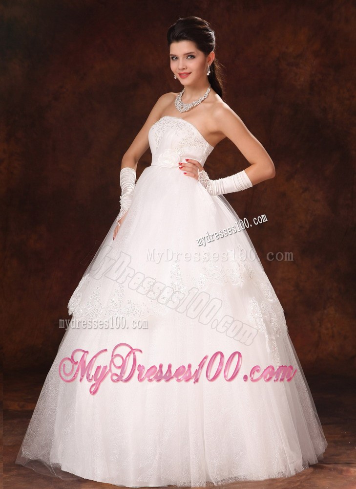 Hand Made Flowers and Appliques Decorated Beading Wedding Gown