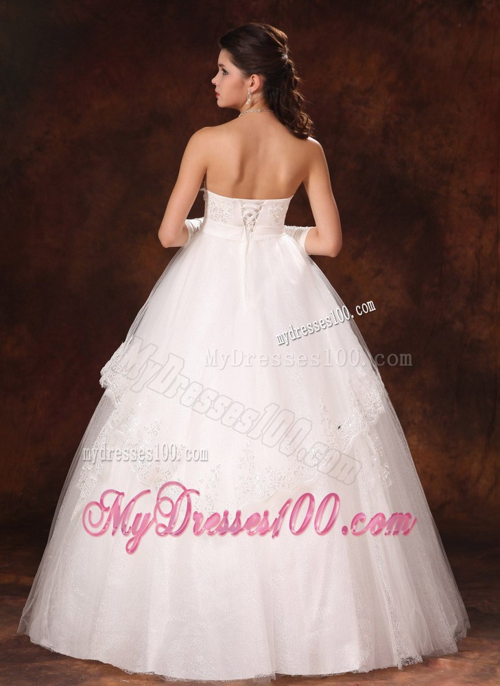 Hand Made Flowers and Appliques Decorated Beading Wedding Gown
