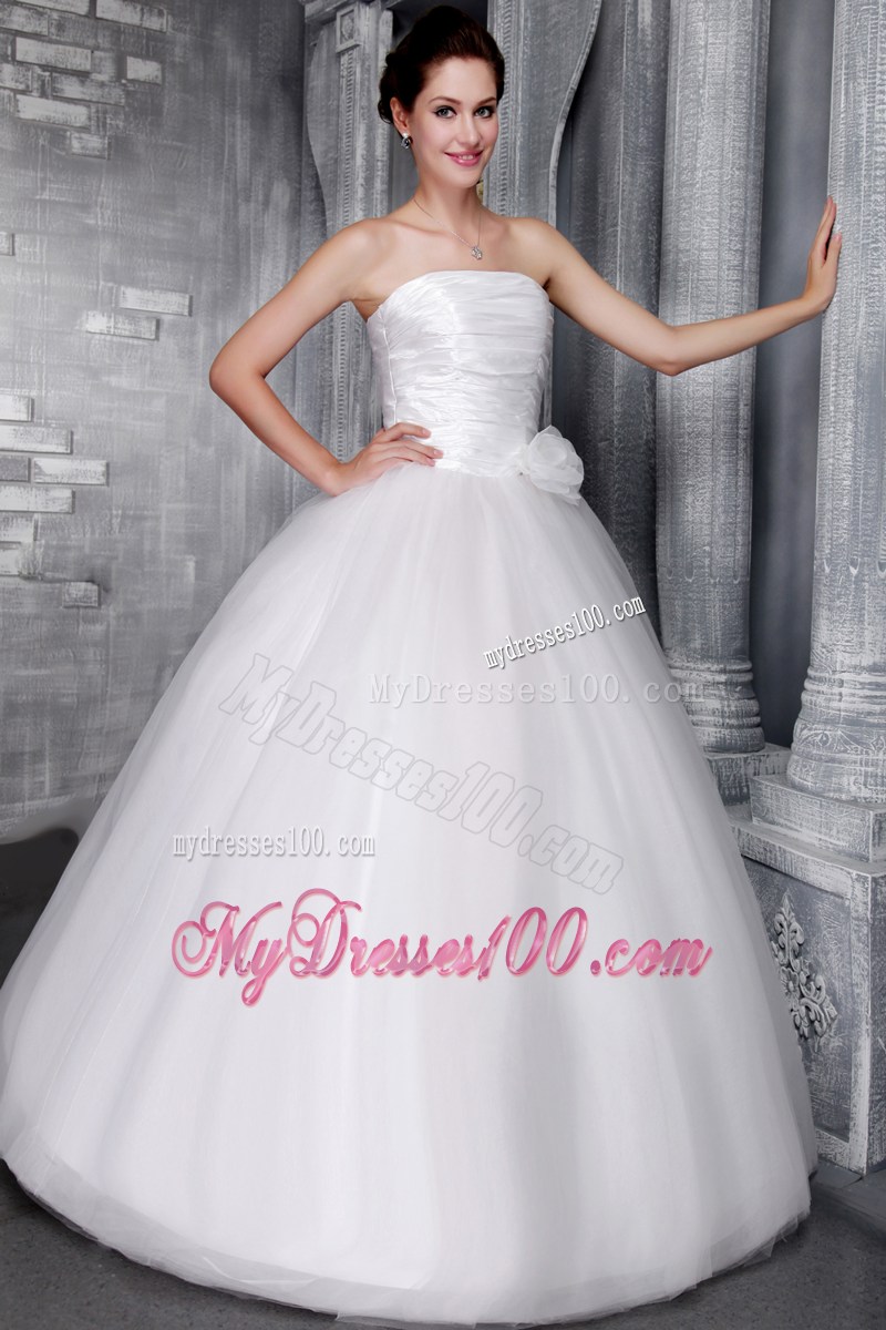 Ruching and Hand Made Flowers Decorated Bridal Dress with Puffy Skirt