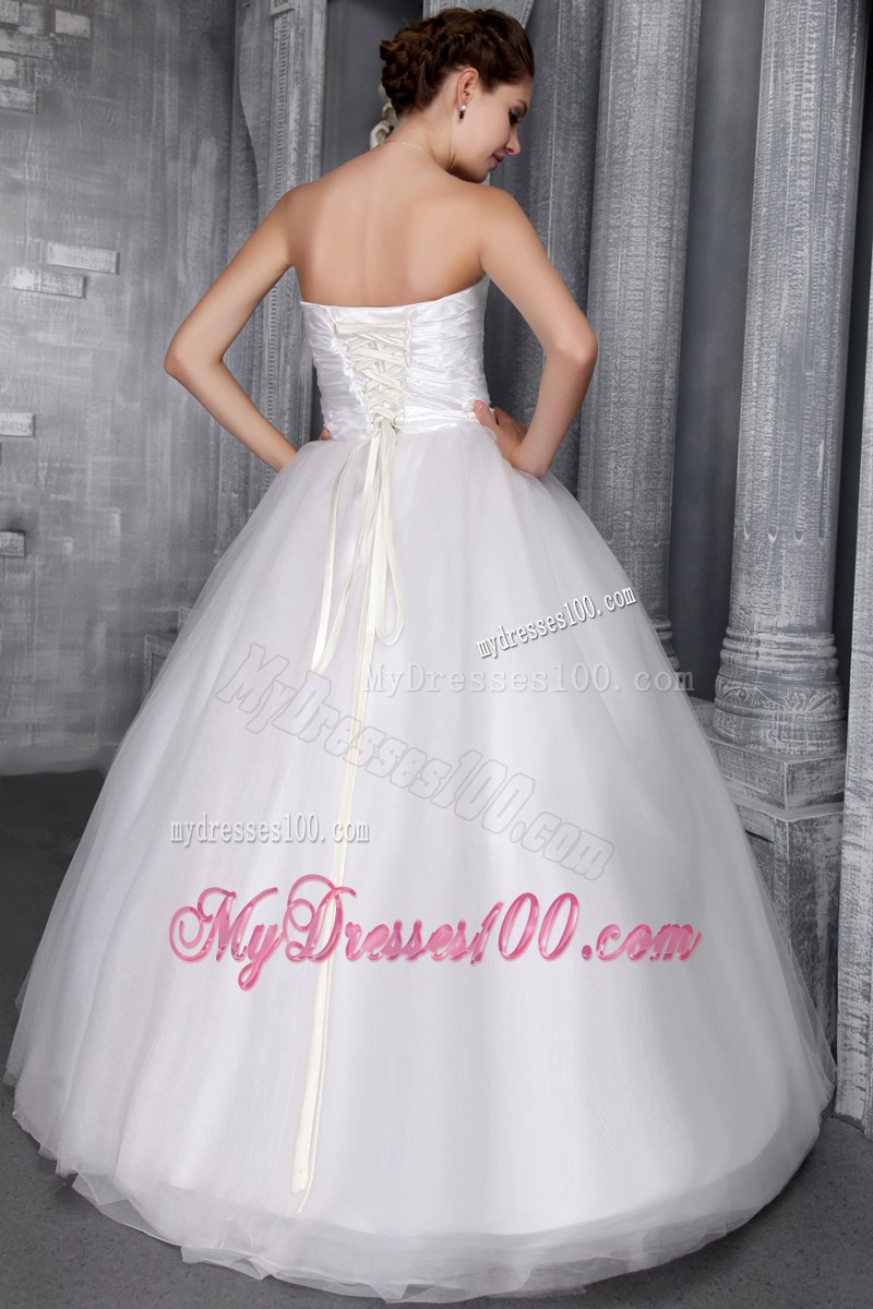 Ruching and Hand Made Flowers Decorated Bridal Dress with Puffy Skirt